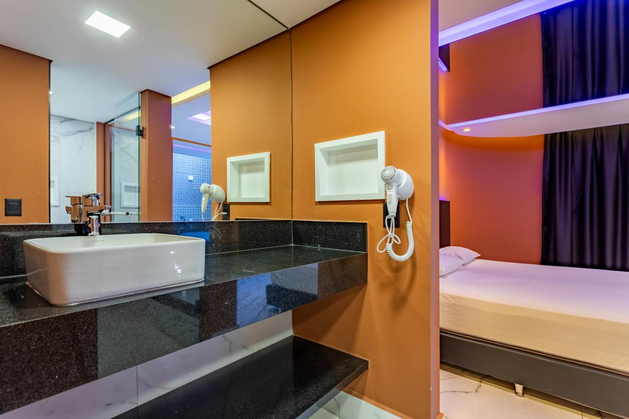 Drops Motel Brasilia Нуклео-Бандейранти Экстерьер фото