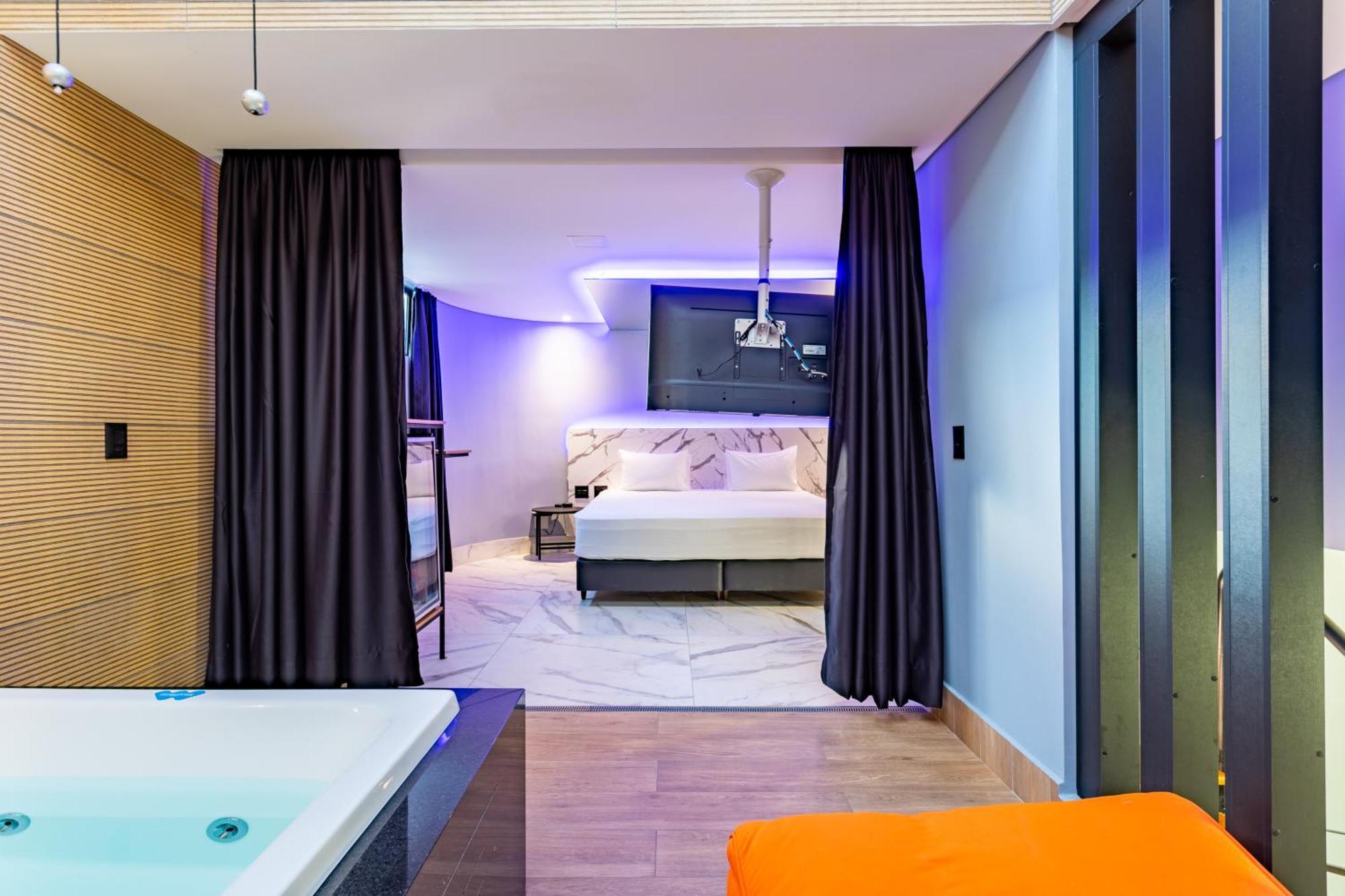 Drops Motel Brasilia Нуклео-Бандейранти Экстерьер фото